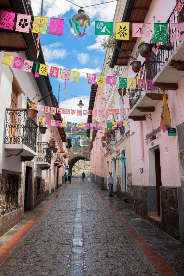 Hostal Carlos Luis Quito Exterior photo