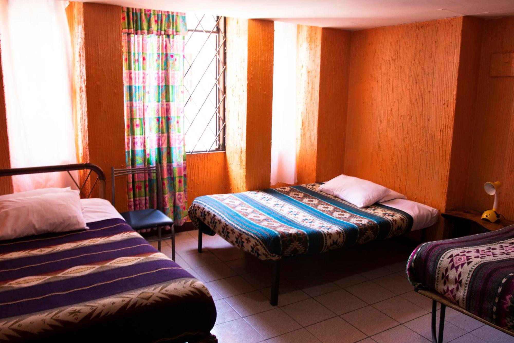 Hostal Carlos Luis Quito Exterior photo