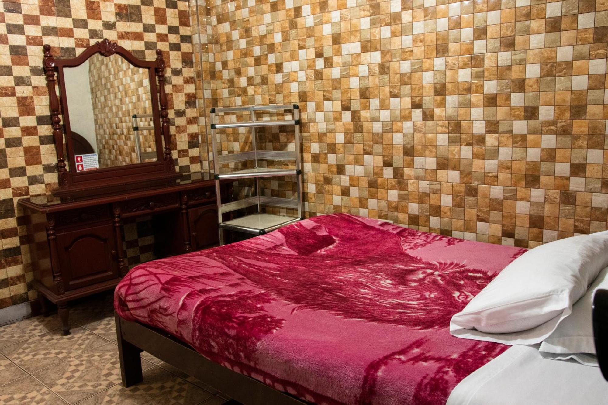 Hostal Carlos Luis Quito Exterior photo